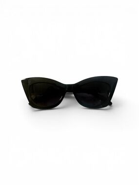New Classic Guess Black Cat-Eye Women's Sunglasses